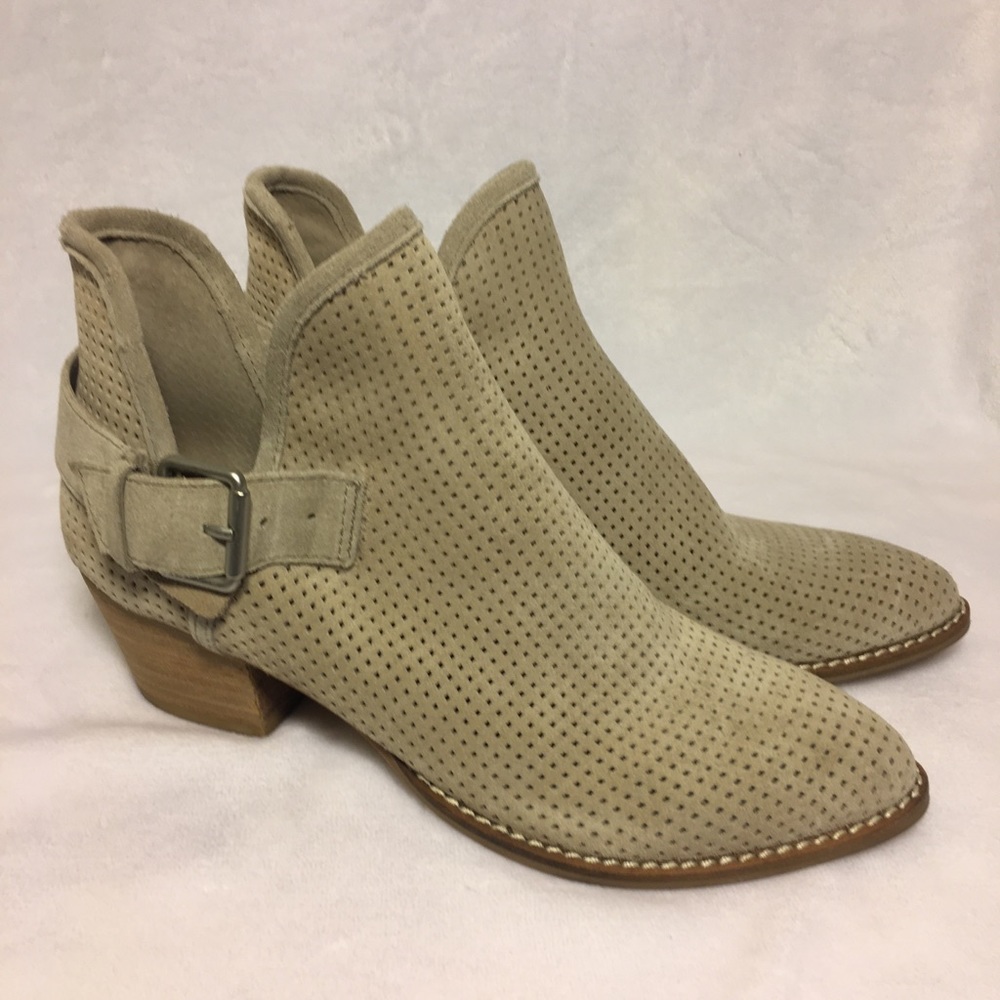 Dolce Vita ankle boots